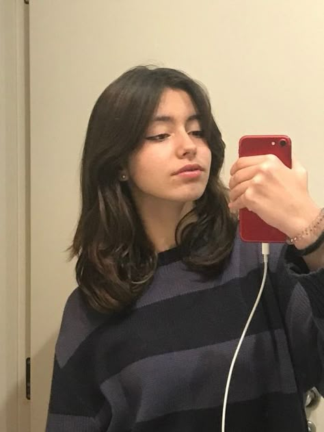 Haircut Till Shoulder Length, Long Curtain Bangs Round Face Medium Hair, Sporty Haircuts For Women, Black Hair Haircut Medium, Unstyled Haircuts Medium, Hair Cut Inspo Teen Girl Medium, Curtain Bangs W Layers, Haircuts For People With Glasses, Hair Collarbone Length