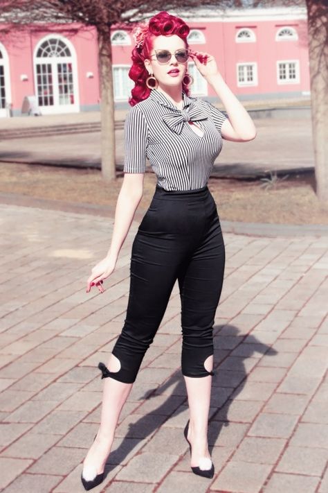 Rockabilly Fashion Women's, Rockabilly Fashion Outfits, 50s Rockabilly Fashion, Rockabilly Women, Mode Pin Up, Moda Pinup, Rockabilly Looks, Pretty Clothing, Mode Rock