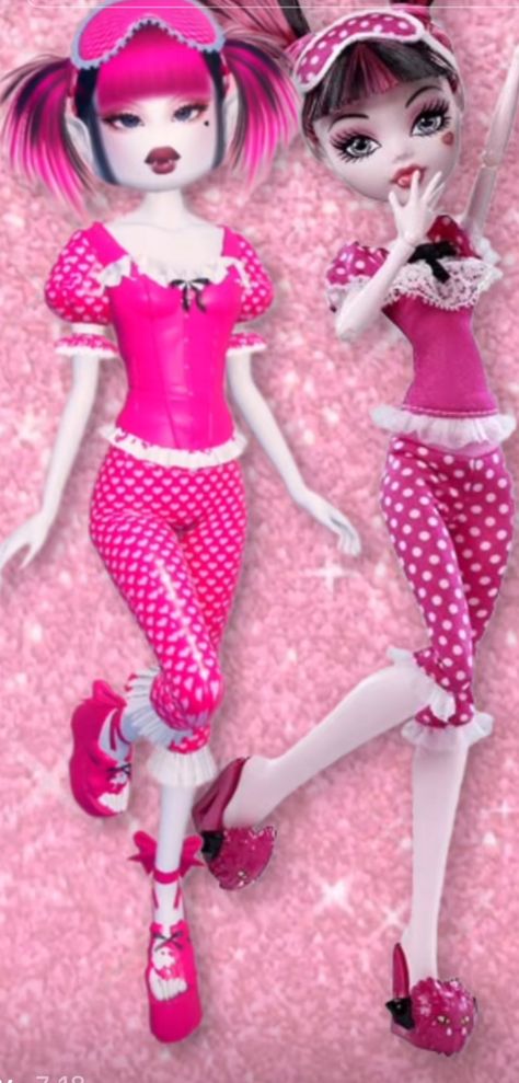 Draculaura Dead Tired, Ugly Betty, Going To Sleep, Aesthetic Roblox Royale High Outfits, Pink Acrylic Nails, Sleep Dress, Game Dresses, Cookie Run, Themed Outfits