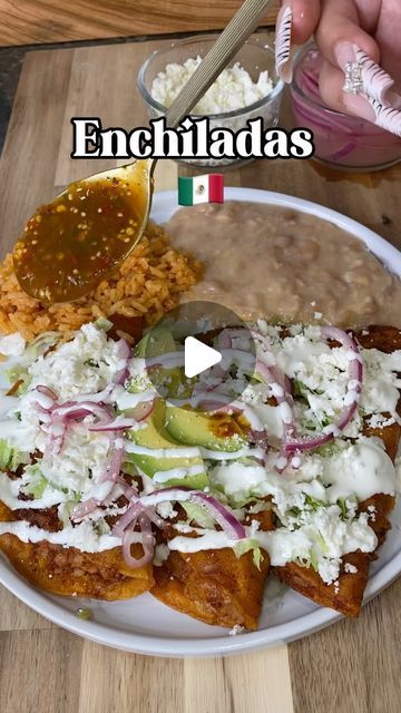 @perla.cee on Instagram: "Enchiladas De Papa Y Chorizo😋

Ingredients for sauce:
5 Chile California
5 Chile Guajillo
1 Chile Pasilla
Garlic cloves

Recipe: Boil all the chiles for 15 minutes, remove and add to blender along with 2 garlic cloves, 1 tbsp of chicken bullion, 1 tbsp of tomato bullion, 1/2 tsp of cumin,1/4 tsp of oregano,5 coriander seeds & 2 cups of water blend and be sure to strain after & your sauce is ready💞

#foodie#mexican#comidamexicana#recetas#enchiladas#dinner#lunchideas#dinnerideas#enchiladasdepapa#foodstagram#foodies#foodbeast#foodstyling#cocina#comfortfood#comidacasera#cookingreels#foodreels#easyrecipes#goodeats#delicious#yummy#mexicanfood#chef#chefstable" Enchiladas Dinner, Cloves Recipes, Chile Pasilla, Chicken Bullion, Chile Guajillo, Coriander Seeds, Diy Hacks, Chorizo, Enchiladas