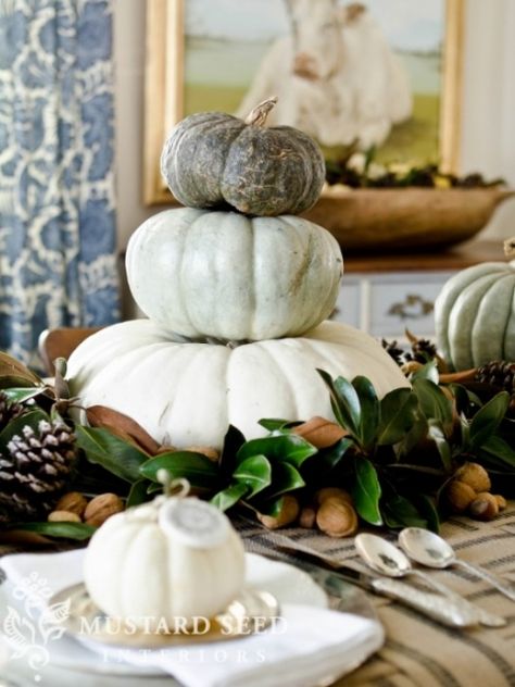 27 Gorgeous Thanksgiving Tablescapes |Simple Pumpkin and Magnolia Leaves Fall Tablescape Rustic Thanksgiving Table, Rustic Thanksgiving, Fall Flower Arrangements, Halloween Pumpkins Carvings, Thanksgiving Table Settings, Pumpkin Centerpieces, Thanksgiving Tablescapes, Autumn Decorating, Magnolia Leaves