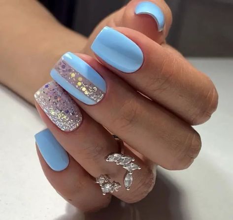 Nail Designs Summer Oval, Vacation Nails Ideas, Beach Dip, Blue Nails Short, Vacation Nail Ideas, Oval Nail Designs, Oval Nail, Oval Nails Designs, Sky Blue Nails