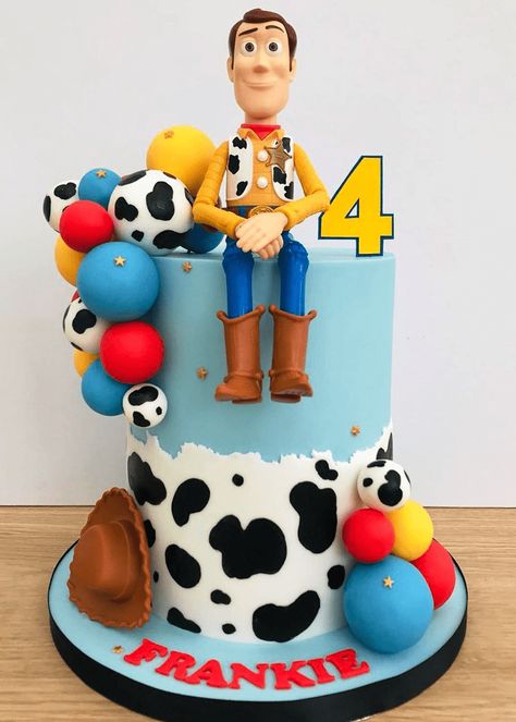 Woody Birthday Cake, Woody Party, Toy Story Birthday Cake, Woody Birthday, Halloween First Birthday, Toy Story Party Decorations, Toy Story Baby, Toy Story Theme, 4th Birthday Cakes