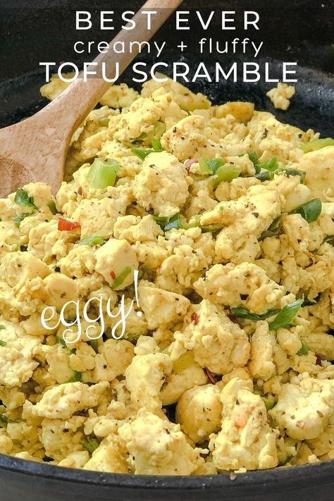 The BEST tofu scramble recipe. Super fluffy and eggy, these vegan eggs are high protein, low carb, and are so easy to make! | #tofuscramble #veganeggs #plantprotein Best Tofu Scramble, Tofu Scrambled Eggs, Vegan Tofu Scramble, Tofu Seasoning, High Protein Vegan Breakfast, Best Tofu, Tofu Scramble Vegan, Pasta Bread, Recipes Chili