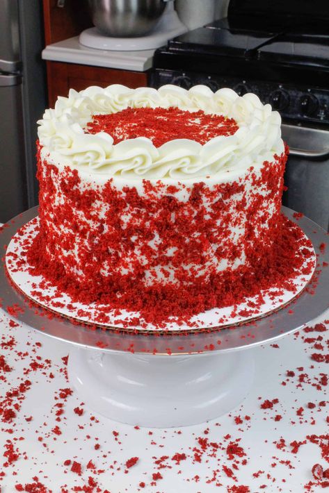 Red Velvet Layered Cheesecake Bolo Red Velvet Receita, Vanilla Layer Cake Recipe, Red Velvet Layer Cake, Southern Red Velvet Cake, Red Velvet Cheesecake Cake, Cheesecake Wedding Cake, Wedding Cheesecake, Cheesecake Frosting, Bolo Red Velvet