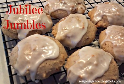 Jubilee Jumbles! I didn't know anyone else had this recipe outside of my family! These are delicious cookies that remind me of my mom. I think they are her favorites and we all love them. My mom can cook and bake! She is the best! This recipe is the same, with the exception that her recipe calls for 2 3/4 cup flour. Jubilee Jumbles Cookies, Jubilee Cookies, Penuche Frosting, Jumble Cookies, Delicious Cookies, Frosting Recipe, Christmas Snacks, Cookie Exchange, Pumpkin Cookies