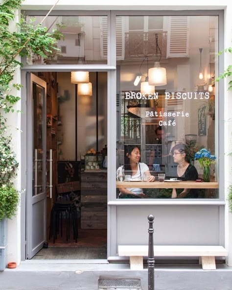 Amsterdam Cafe Interior, Bodrum Restaurant, Cafe Entrance, Window Cafe, Cozy Cafe Interior, Café Design, Bakery Interior, Small Coffee Shop, Gallery Cafe