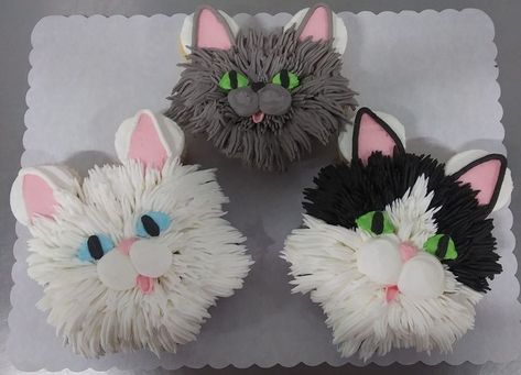 Kitten Cake, Cat Themed Birthday Party, Decorated Cupcakes, Dog Cupcakes, Kitten Party, Cupcake Decorating Tips, Cat Cupcakes, Buttercream Cake Decorating, Cupcake Wars