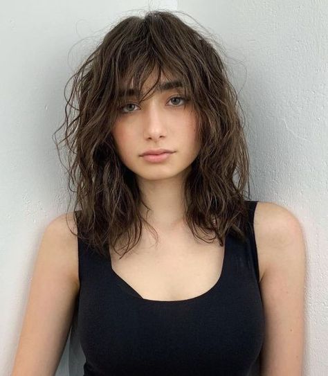 15 Best Wash and Go Haircuts You Can Style in No Time Haircut For Square Face Wavy Hair, Haircuts For Box Faces, Hairstyles For Chunky Faces For Women, Square Face Haircut Women, Hair Ideas For Square Faces, Haircuts For Square Faces Short, Shag For Square Face, Square Face Wavy Hair, Wavy Hair Bangs Square Face