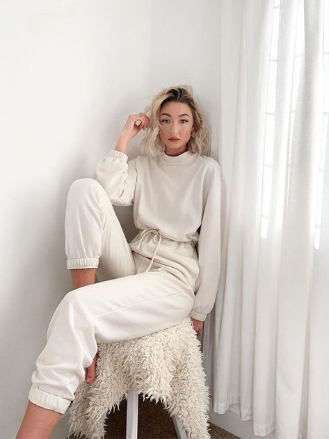 Bottoms Outfit, Winter Loungewear, Kids Winter Fashion, Casual Fashion Trends, Loungewear Outfits, Iranian Women Fashion, 2020 Fashion Trends, Jogging Bottoms, Fall Capsule Wardrobe