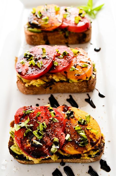 Avocado and Heirloom Tomato Toast with Balsamic Protein Vegetarian Meals, High Protein Vegetarian Meals, Pancakes Low Carb, High Protein Vegetarian, Protein Cupcakes, Tomato Toast, Balsamic Drizzle, Protein Vegetarian, Low Carb High Protein