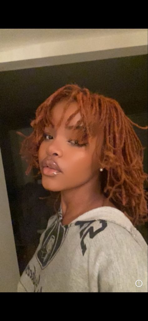 Short Brown Locs Black Women, Ginger Locks Black Women, Sisterlocs Aesthetic, Short Ginger Locs Black Women, Mullet Locs Black Women, Hair Color Ideas Locs, Short Locs Aesthetic, Ginger Colored Locs Black Women, Locs With Layers