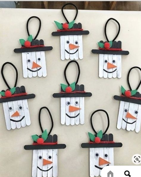 Popsicle Stick Christmas Crafts, Classroom Christmas Decorations, Popsicle Crafts, Preschool Christmas Crafts, Christmas Crafts For Kids To Make, Kids Christmas Ornaments, Christmas Arts And Crafts, Preschool Christmas, Easy Christmas Crafts