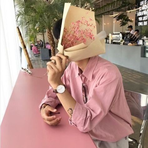 Wallpapers Rosa, Soft Boy Aesthetic, Xavier Rudd, Soft Boy, Korean Aesthetic, Ulzzang Boy, Brown Aesthetic, Aesthetic Collage, Aesthetic Grunge