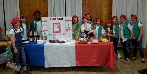 MakingFriends France | World Thinking Day Ideas Food, fashion and fun make France an fantastic choice for your Girl Scout Thinking Day or International celebration World Thinking Day Ideas, French Symbols, Girl Scouts Brownies, Daisy Scouts, World Thinking Day, Girl Scout Juniors, School Culture, Girl Scout Swap, Culture Day