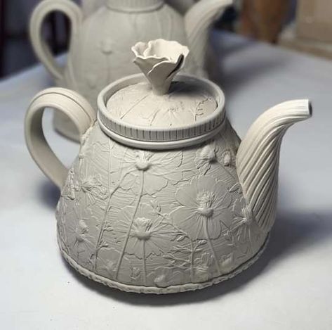 Natural Elements Pottery Pottery Teapots Wheel, Teapot Shapes, Wheel Thrown Pottery Ideas, Pottery Tea Pots, Pottery Tea Pot, Tea Pots Art, Ceramic Art Sculpture, Clay Studio, Pottery Teapots