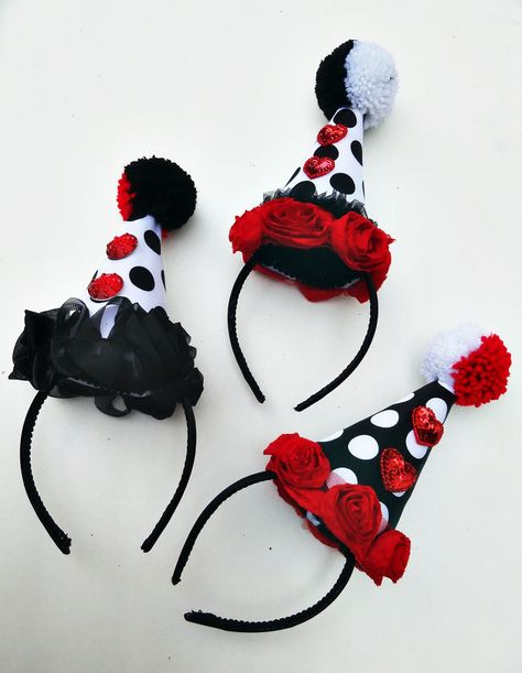 Clown Hat, Circus Costume Glam Clown, Clown Hats, Burlesque Halloween Costumes, Circus Hat, Costume Clown, Clown Halloween Costumes, Clown Hat, Halloween Circus, Circus Theme Party