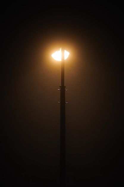 Lock Screen Photo, Street Lamp Post, Iphone Wallpaper Lights, Night Street, Lamp Post Lights, Floor Lamps Living Room, Light Pole, Lit Wallpaper, Dramatic Lighting