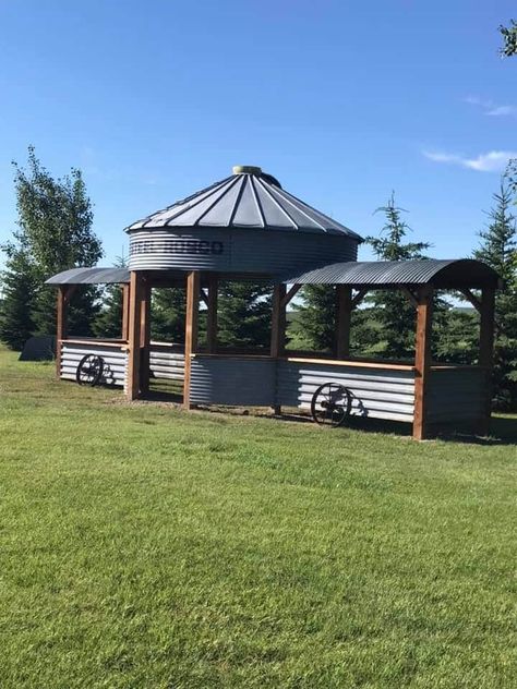 Silo Outdoor Area, Grainery Gazebo, Grain Bin Outdoor Kitchen, Silo Greenhouse, Silo Pavilion, Silo Outdoor Kitchen, Grain Bin Gazebo Backyard Ideas, Silo Bar Ideas, Grain Silo Gazebo