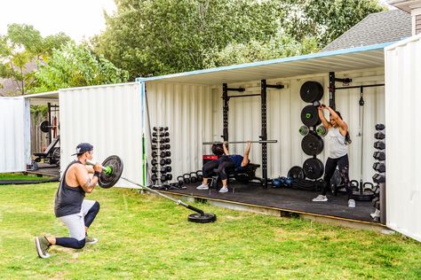 Carport Gym Ideas, Container Gym, Outdoor Home Gym, Backyard Gym, Home Gym Garage, Portable Gym, Diy Gym, Gym Room At Home, Home Gyms