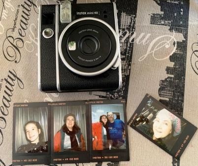 Review of the Instax Mini 40 Instax Mini 40 Photos, Instax Mini 40, Instax Mini Camera, Instant Photography, Retro Gadgets, Best Selfies, Instant Photos, Making Life Easier, Mini Camera