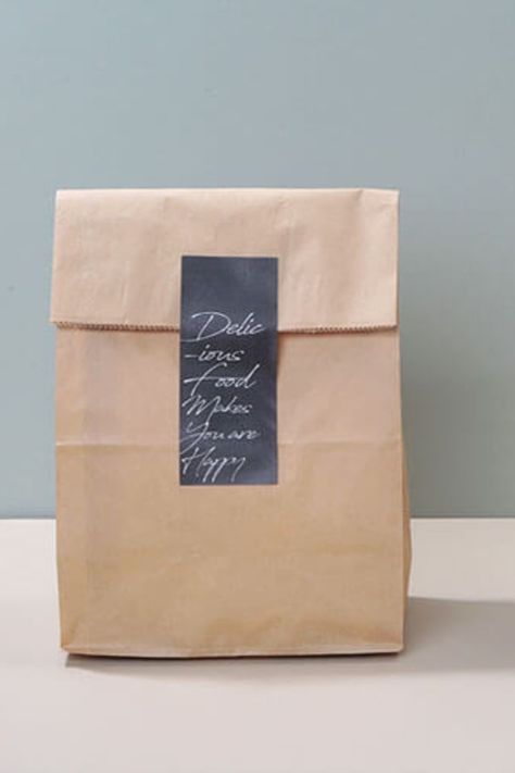 Brown Paper Bag Packaging Ideas, Brown Paper Bag Packaging, Paper Bag Branding, Kraft Paper Bag Packaging, Paper Bag Packaging, Christmas Bakery, Paper Bag Design, Paper Bag Crafts, Shop Branding