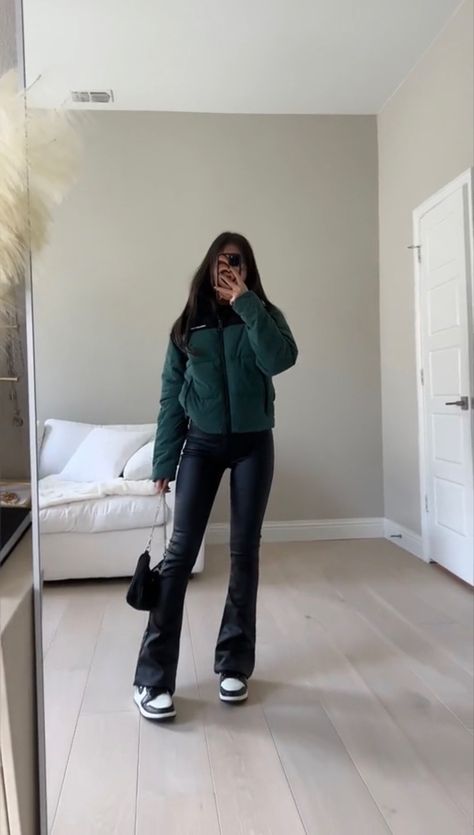 Hope Cee Outfits, Japan Outfits, Fall Lookbook, Everyday Fashion Outfits, Outfits Winter, Fitness Inspo, Everyday Outfits, Casual Chic, Everyday Fashion