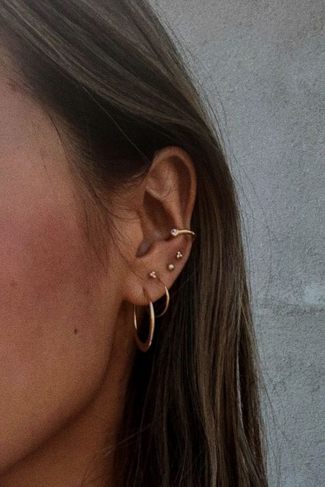 Ear Peircings, Ear Piercing Studs, Lavender Earrings, Cool Ear Piercings, Multiple Ear Piercings, Cute Ear Piercings, Triangle Earrings Stud, Cute Piercings, Acrylic Jewelry