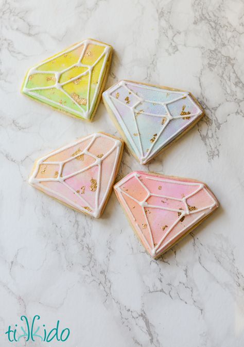 Watercolor Painted Irish Dancing Cookies | Tikkido.com Gemstone Cookies, Extreme Cookies, Succulent Cookies, Dance Watercolor, Watercolor Cookies, Leaf Cookies, Iced Biscuits, Irish Dancing, Royal Icing Decorations