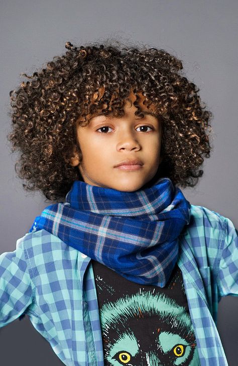 Si un jour on laisse pousser 😃 Boys Curly Haircuts Kids, Boys Curly Haircuts, Mixed Kids Hairstyles, Kids Hairstyles Boys, Boy Haircuts Long, Baby Boy Hairstyles, Men's Long Hairstyles, Boys With Curly Hair