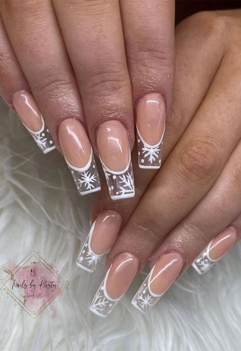 Festive Christmas Nail Art Ideas : Shimmery Green Christmas Nails Morden Nails, Clear Holiday Nails, Clear Christmas Nails, Clear Nails Ideas, Snowflake Nails Acrylic, Nail Christmas, Festive Christmas Nails, Clear Nail Tips, Festive Nails