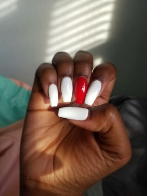 Just a simple look. 4 white 1 red. White And Red Nails, Simple Valentines, Simple Look, Xmas Nails, Simple Valentine, White And Red, Red Nails, Nail Designs, Valentines