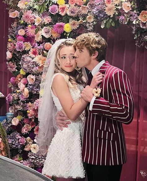 Tilly Keeper You, Lady Phoebe You, Lucas Gage, Phoebe Outfits, Lady Phoebe, Tilly Keeper, Bts Behind The Scenes, How To Have Style, Good Luck Charlie