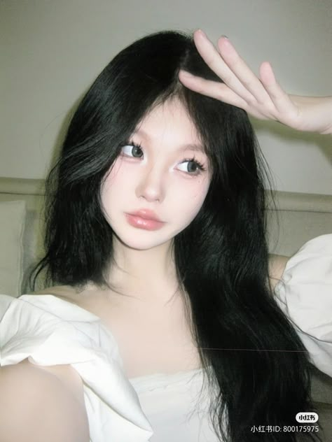 Soft Makeup Looks, Doll Eye Makeup, Ethereal Makeup, Cute Makeup Looks, Foto Poses, Asian Makeup, Medium Length Hair Cuts, Pretty Makeup, Cute Makeup