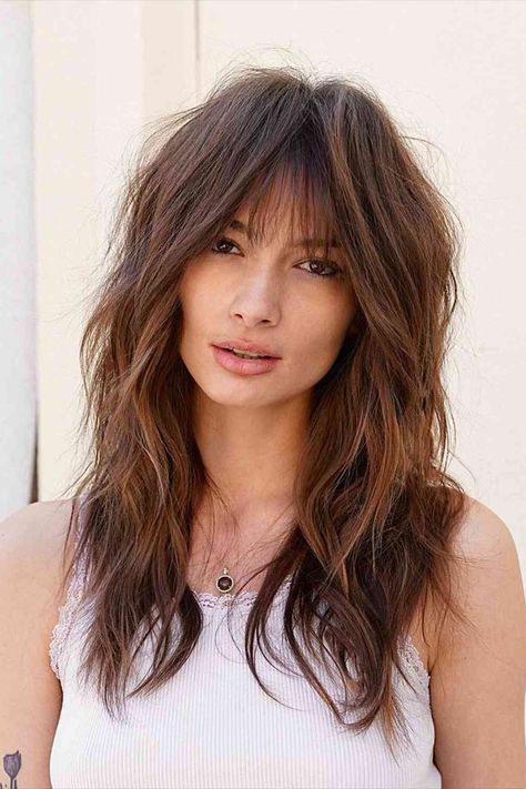 Undone Shag with Thin See-Through Bangs Choppy Layered Haircuts, Layered Thick Hair, Layered Haircuts For Women, Chic Haircut, Layered Curls, Layered Haircuts With Bangs, Side Bangs Hairstyles, Layered Curly Hair, Medium Layered Haircuts