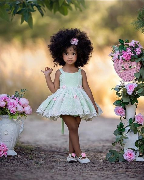 Black Kids Fashion, Cute Black Babies, Black Kids Hairstyles, Kids Photoshoot, Flower Girl Dress Lace, Short Hair With Bangs, Flower Girls, Black Kids