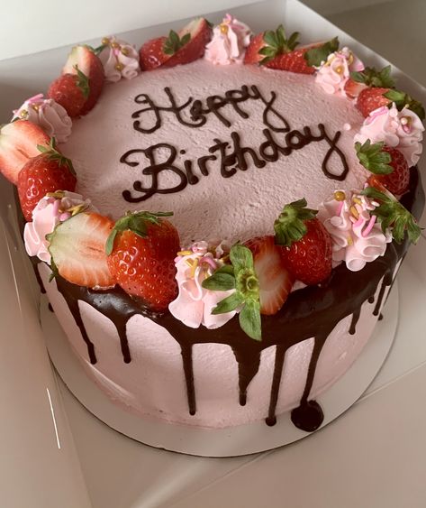 Birthday Cake For Mom Easy, Simple Easy Birthday Cakes, 47 Birthday Cakes For Women, Birthday Cake For 85 Year Old Woman, Simple Birthday Cakes For Mom, Cute Birthday Cakes For Mom, Cake Ideas For Women Birthday Simple, Birthday Cake With Strawberries On Top, Birthday Cake For Mom Simple