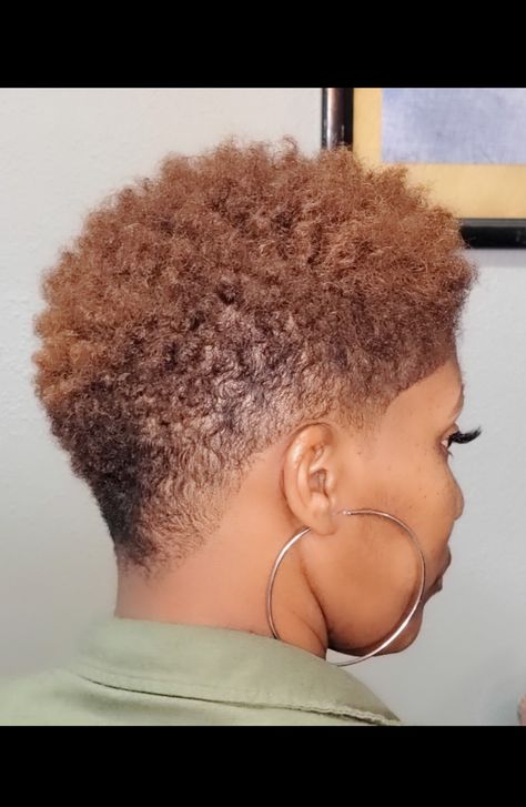 Hair For Round Face, Women Barber, Female Barber, Short Natural Curls, Barber Cut, Tapered Natural Hair Cut, Natural Hair Haircuts, Short Relaxed Hairstyles, Short Natural Haircuts