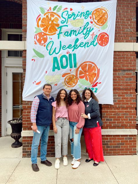 family weekend banner for a sorority aoii Family Day Banner Sorority, Family Weekend Banner, Parents Weekend Banner, Sorority Family Weekend, Sorority Banner Ideas, Sorority Parents Weekend, Sorority Signs, Sorority Family, Moms Weekend