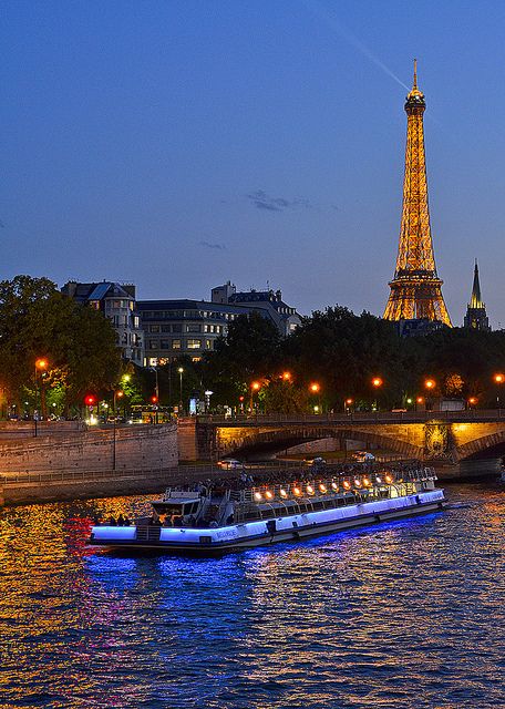 Paris River Cruise, Seine River Paris, Torre Eiffel Paris, Seine River Cruise, River Seine, Plan Paris, Paris Dream, Seine River, Beautiful Paris