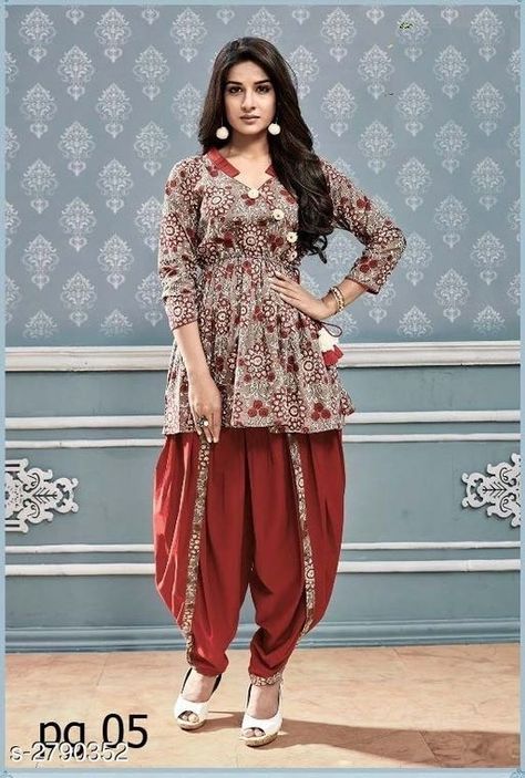 Dhoti Kurti, Sarouel Pants, Patiyala Dress, Designer Kurti Patterns, Simple Kurti Designs, Short Kurti, Long Kurti Designs, Pakistani Dresses Casual, Cotton Kurti Designs