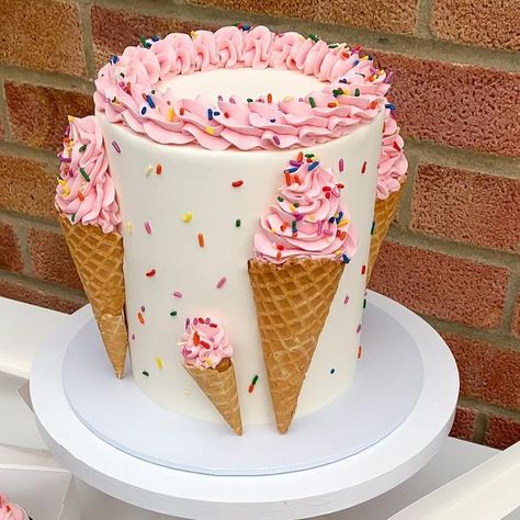 Bespoke Cakes🎂 Essex on Instagram: "The cutest theme for a third birthday🍦🍒" Ukrasavanje Torti, Cone Cake, Cake Funny, Ice Cream Cone Cake, 4th Birthday Cakes, Ice Cream Birthday Party, Cake Kit, 3rd Birthday Cakes, Vanilla Cake Mixes