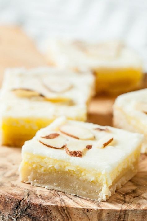 Sharing Dessert, Chewy Blondies Recipe, Almond Squares, Almond Paste Recipes, Almond Desserts, Baking Contest, Tiramisu Dessert, Almond Bars, Gf Flour