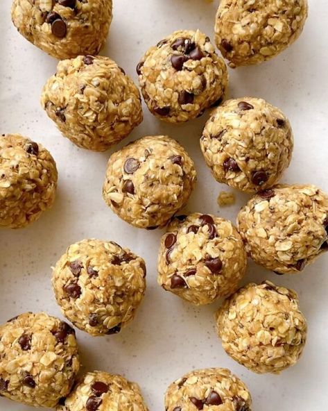 Lactation Energy Balls from @bypaigeashlie - ResepMamiku.com Lactation Balls Brewers Yeast, Lactation Power Balls, Lactation Oat Balls, Protein Lactation Balls, Lactation Balls Without Brewers Yeast, Lactation Energy Balls, Postpartum Energy Balls, Lactation Protein Balls, Lactation Balls