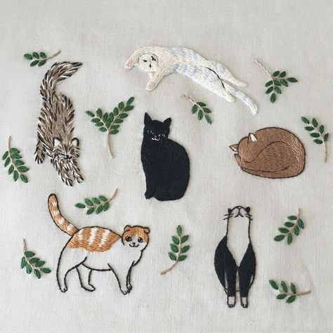 Haft Vintage, Cat Embroidery, Pola Sulam, Cute Embroidery, Japanese Embroidery, 자수 디자인, Sewing Embroidery Designs, Embroidery Craft, Design Guide