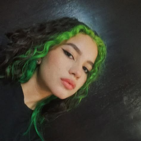 Green Hair Streaks, Curly Hair Coloring, Hair Dyed Underneath, Neon Green Hair, Hair Shade, Green Hair Dye, Dyed Curly Hair, Hair Color Underneath, Hair Color Streaks