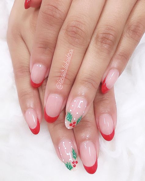 White French Tips With Mistletoe, Mistletoe Nail Art, Nails Mistletoe, Holly Nail Art, Mistletoe Nails, Acrylic Claws, Christmas Sleepover, Red Christmas Nails, White French Tip