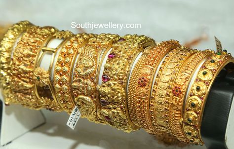 Gold Kangan, Latest Indian Jewellery, 22 Carat Gold Jewellery, Gold Bangles Indian, Bridal Necklace Designs, Antique Necklaces Design, New Gold Jewellery Designs, Antique Gold Jewelry Indian, Gold Bangle Set