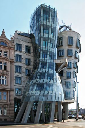 The Dancing House, Pahalgam Kashmir, Dancing House, Visit Prague, Unusual Buildings, Mid Century Architecture, Frank Gehry, Interesting Buildings, Amazing Buildings