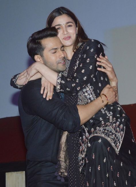 Varun Dhawan and Alia Bhatt at First Class Song Launch 💗 Varun Dhawan And Alia Bhatt, Varun Dhawan Wallpaper, Bengali Woman, Varun Dawan, Alia Varun, Alia Bhatt Varun Dhawan, Alia And Varun, Bollywood Images, Alia Bhatt Photoshoot